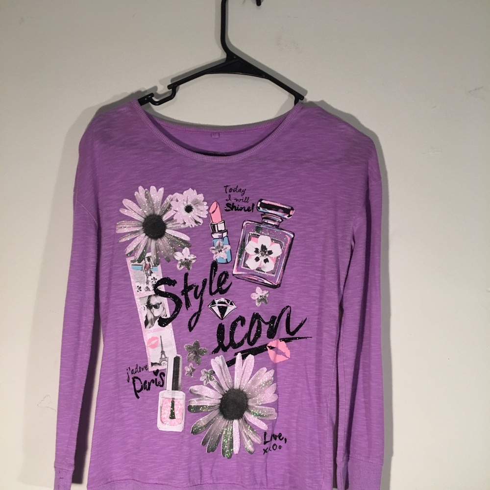 A long sleeve shirt